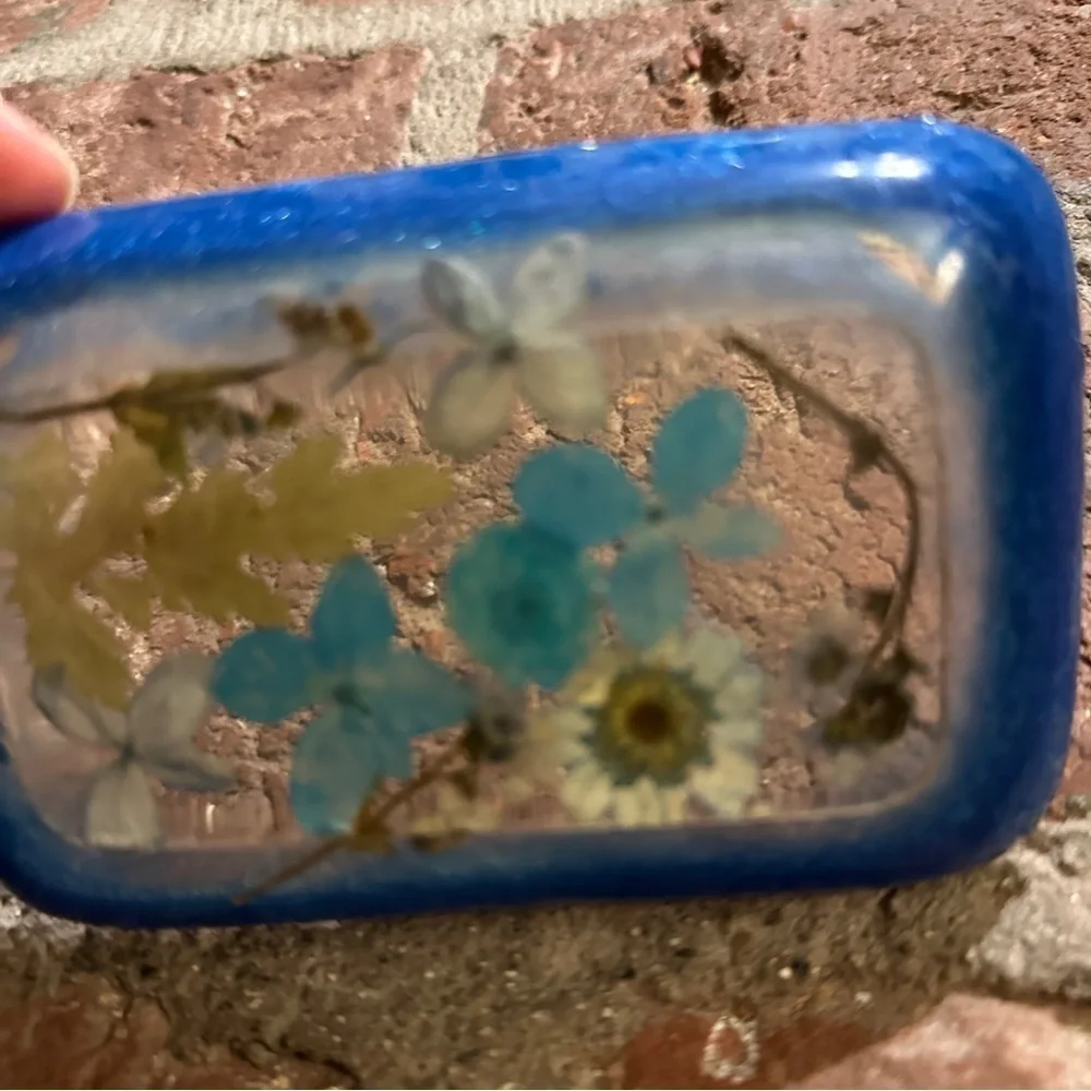 Vintage Blue Glittery Floral Dried Flowers Resin Lucite Soap Dish Trinket Decor